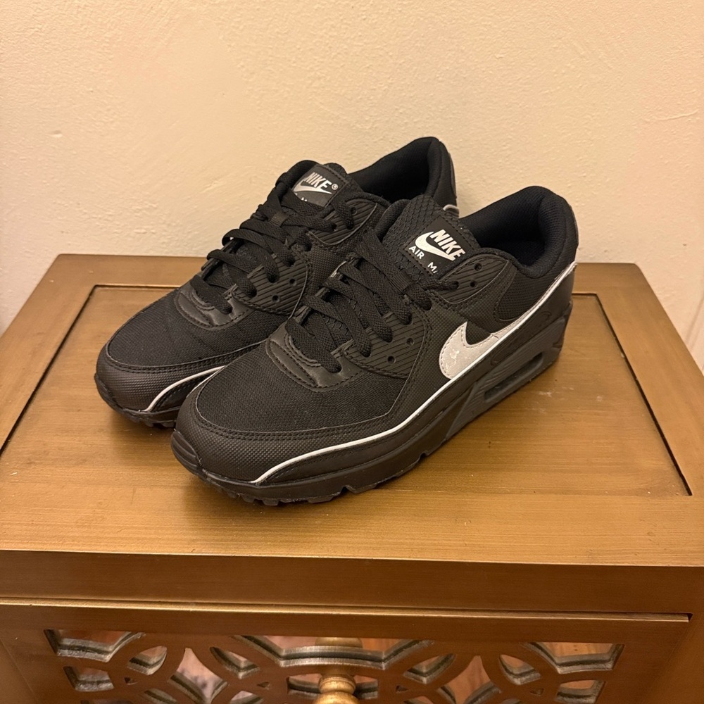 Nike Air Max 90 PRM Athletic Shoes
